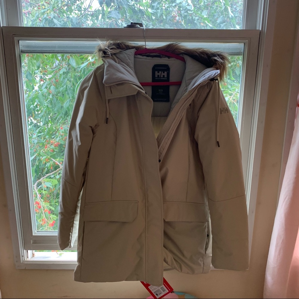 HELLY HANSEN COAT! Never worn.